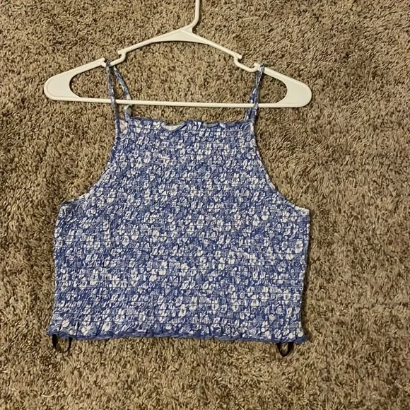 Cropped blue and white floral print